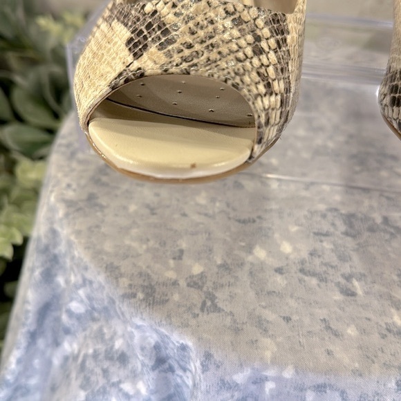 Alfani Step’nFlex Cammi Faux Snakeskin Ivory & Gray PeepToe Wedges WMS 9M✨VGUC✨ - Picture 3 of 12